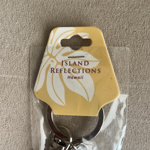 New Hawaiian Flip Flop Keychain 🩴 - Picture 2 of 4